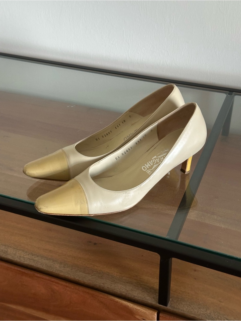 Salvatore Ferragamo Vintage Cream Butter Yellow Cap Toe Leather Kitten Heels 10B